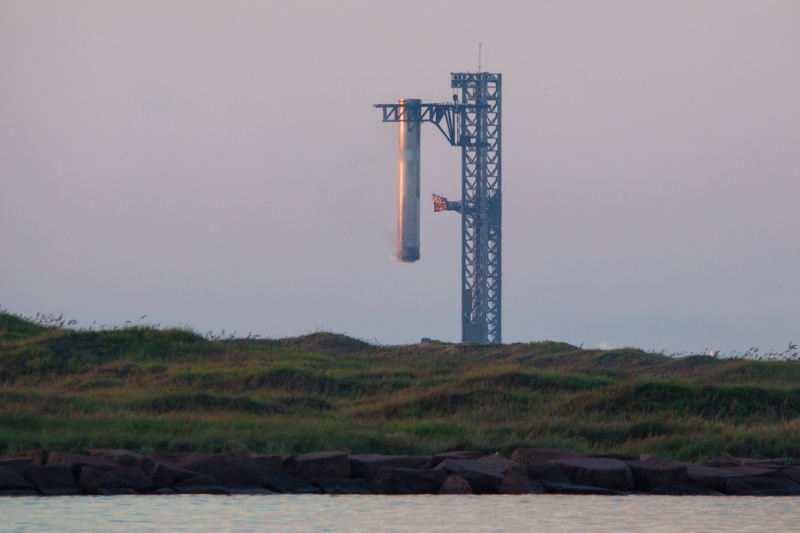 428106-spacex-launch-fifth-starship-catches-super-heavy | اسپیس ایکس در پیشرفتی خیره‌کننده، بوستر سوپرهوی را در پرتاب پنجم استارشیپ بازیابی کرد