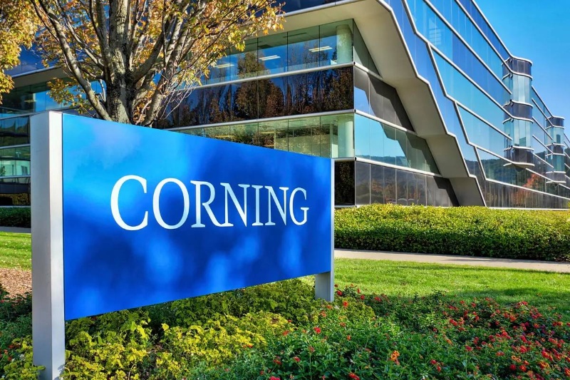 430313-corning-settle-eus-antitrust-case | سازنده گوریلا گلس برای جلوگیری از جدال قانونی با اتحادیه اروپا، بند انحصاری را از قراردادهایش حذف می‌کند