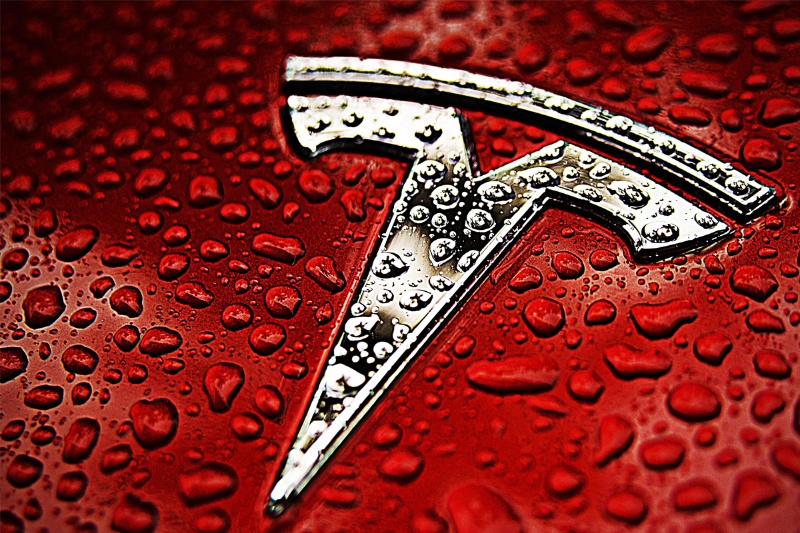 431591-tesla-recalling-almost-700000-vehicles | تسلا ۷۰۰ هزار خودرو را به دلیل مشکل سیستم نظارت فشار تایر فراخواند