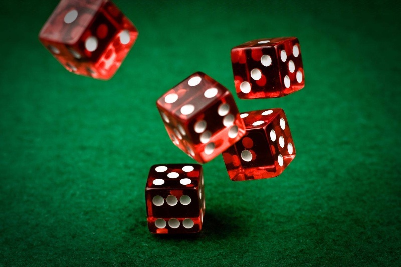 431611-why-dice-rolls-arent-technically-random | چرا پرتاب تاس تصادفی نیست؟