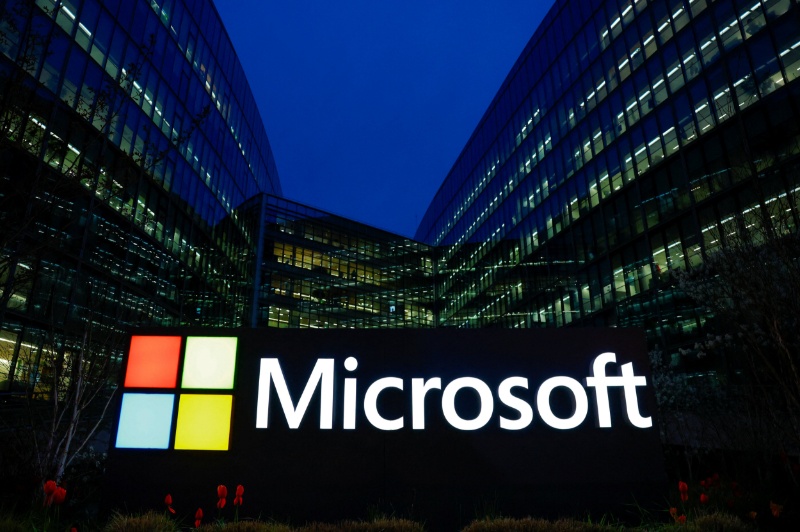 432252-microsoft-plans-spend-80-bln-ai-enabled-data-centers | مایکروسافت با سرمایه‌گذاری نجومی ۸۰ میلیارد دلاری در سال ۲۰۲۵، به سوی آینده هوش مصنوعی می‌تازد