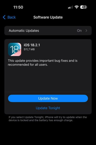 apple-ios-18-2-1-new-iphone-software | به‌روزرسانی iOS 18.2.1 منتشر شد؛ آیا باید آیفون خود را ارتقاء دهید؟