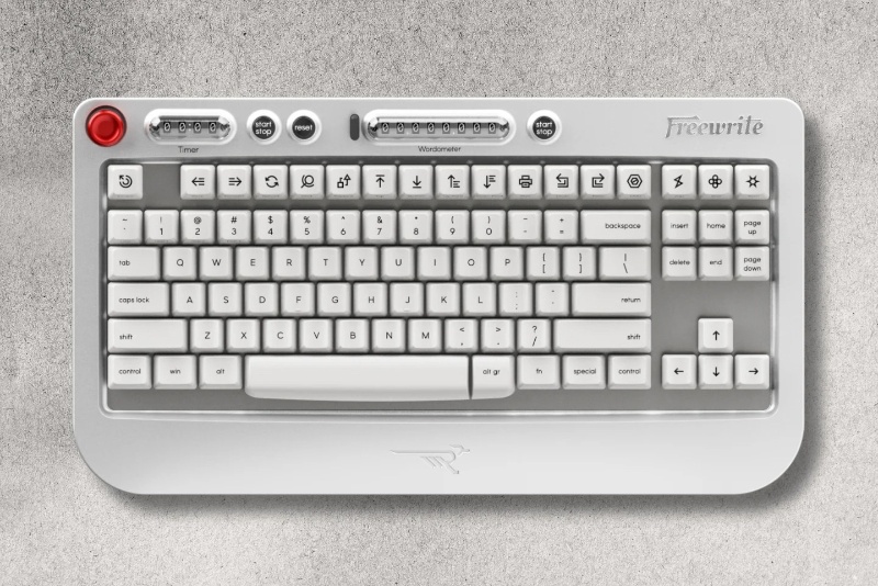 432731-astrohaus-freewrite-wordrunner-mechanical-keyboard-ces2025 | کیبورد جدید Astrohaus واژه‌شمار مکانیکی دارد