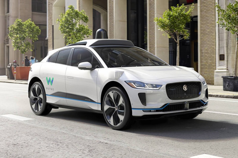 432888-man-catch-flight-driverless-waymo-stuck | مردی که برای رسیدن به پرواز عجله داشت، در خودرو خودران ویمو گیر کرد